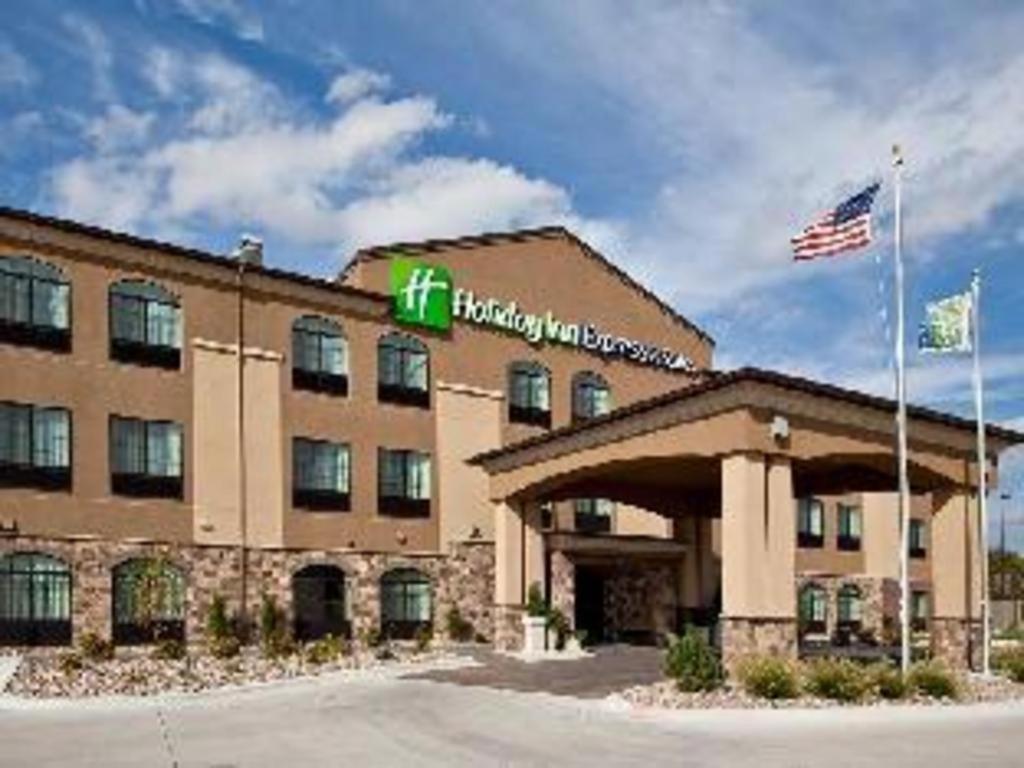 Holiday Inn Express Hotel & Suites Grand Island By Ihg Exterior foto