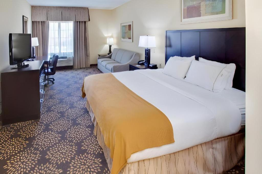Holiday Inn Express Hotel & Suites Grand Island By Ihg Exterior foto